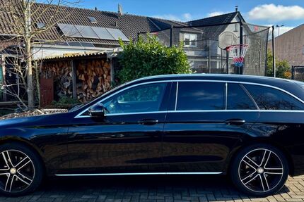 Mercedes-Benz E 220 179.000 km 17.450 &euro; Moers 47445