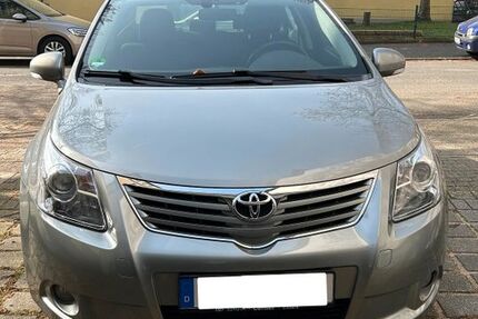 Toyota Avensis 49.400 km 8.900 &euro; Essen 45138