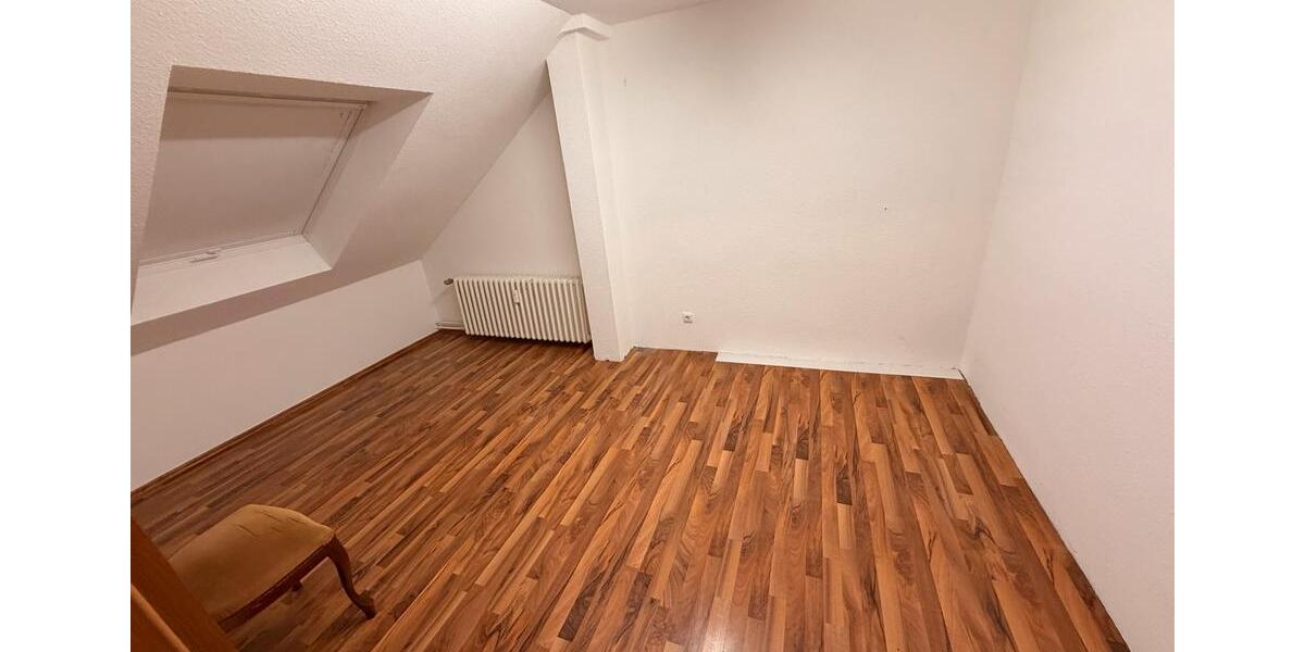 Dachgeschoßwohnung Duisburg Ruhrort - 3.5 Zimmer, 87 m&sup2;, 900&euro; | Angebot:25378647