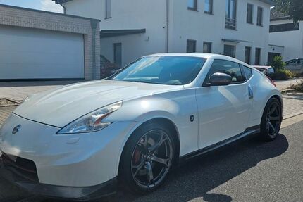 Nissan 370Z 151.000 km 28.999 &euro; Krefeld 47829