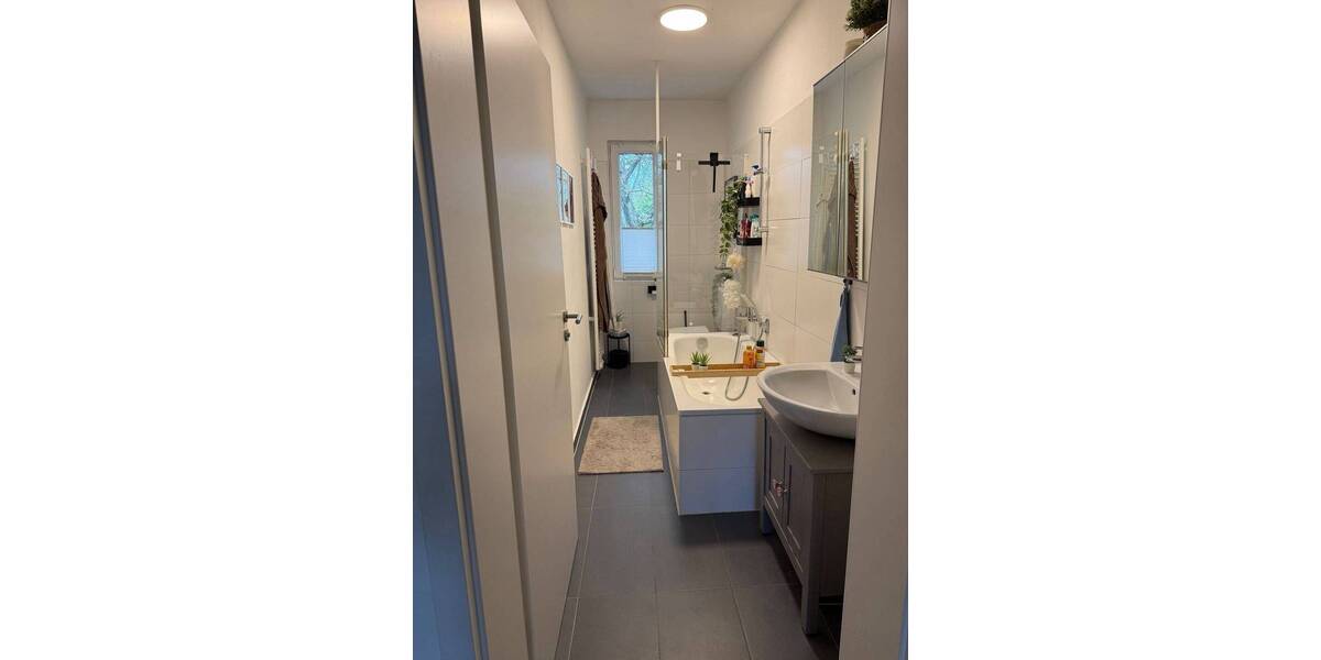 Etagenwohnung Duisburg Duissern - 3 Zimmer, 75 m&sup2;, 675&euro; | Angebot:26257318