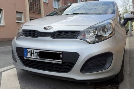 Kia Rio 96.600 km 5.900 &euro; Mülheim an der Ruhr 45476