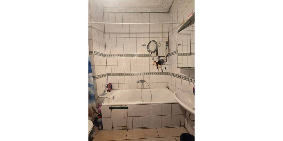 Etagenwohnung Duisburg Bruckhausen - 3 Zimmer, 347 m&sup2;, 240.000&euro; | Angebot:26102284