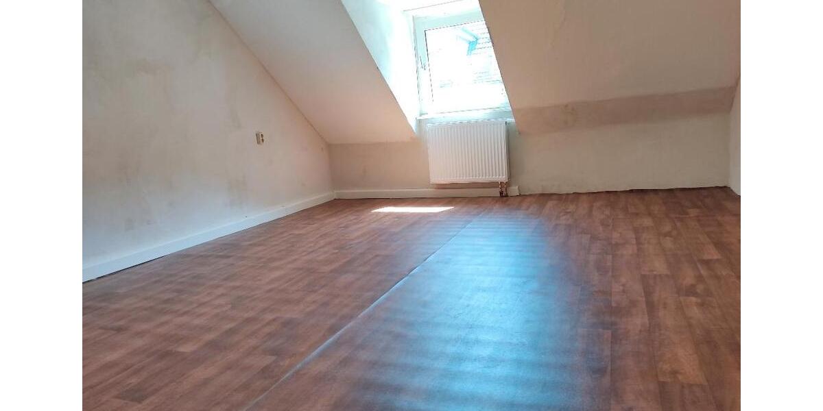 Dachgeschoßwohnung Gelsenkirchen Rotthausen - 2.5 Zimmer, 57 m&sup2;, 399&euro; | Angebot:25995515