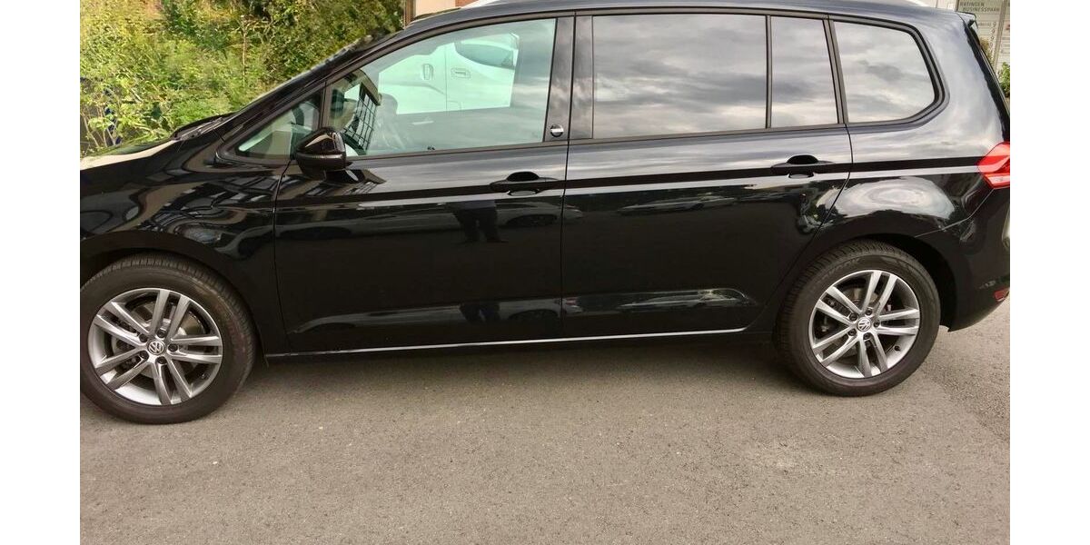 VW Touran 73.000 km 14.999 &euro; Duisburg 47259
