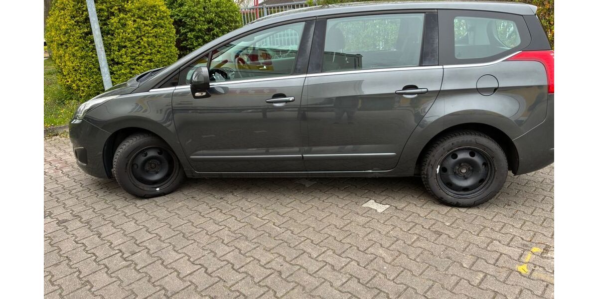 Peugeot 5008 149.000 km 7.750 &euro; Xanten 46509