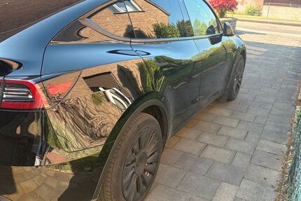 Tesla Model Y 51.000 km 32.100 &euro; Xanten 46509