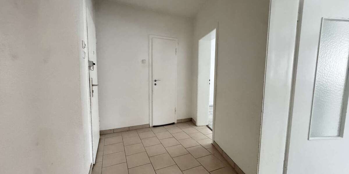 Attraktiv geschnittene 3,5-Zimmer-Wohnung mit Garage und zusätzlichem Stauraum - Erdgeschoßwohnung Essen Stadtbezirk III | Angebot:26312227