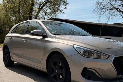 Hyundai i30 128.460 km 8.499 &euro; Duisburg 47167