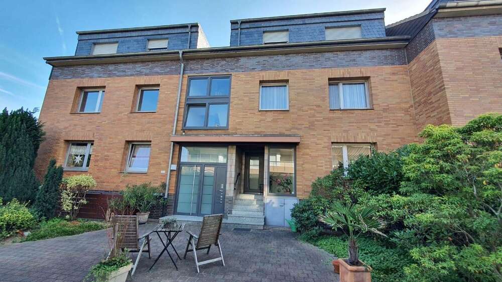 Etagenwohnung Duisburg Großenbaum - 4.5 Zimmer, 130 m&sup2;, 1.800&euro; | Angebot:25849029