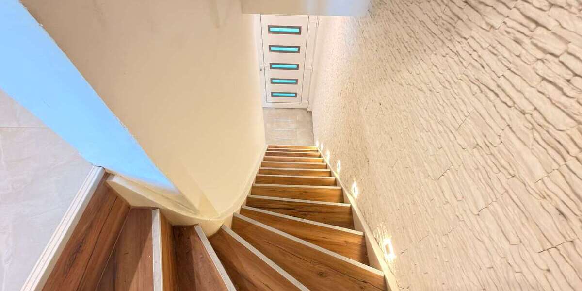 Kernsanierte Doppelhaushälfte mit ca. 106 m² Fläche, Garten, Garage und Einbauküche - Doppelhaushälfte Duisburg Hamborn | Angebot:27052641