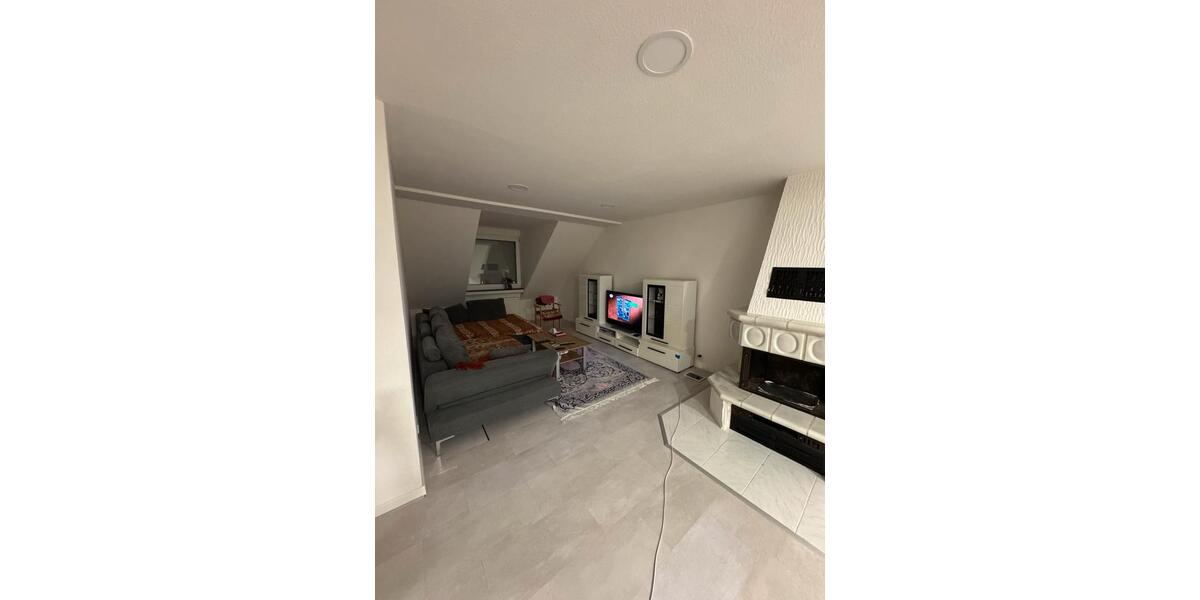 Dachgeschoßwohnung Gelsenkirchen Gelsenkirchen-Mitte - 3 Zimmer, 110 m&sup2;, 695&euro; | Angebot:25764280