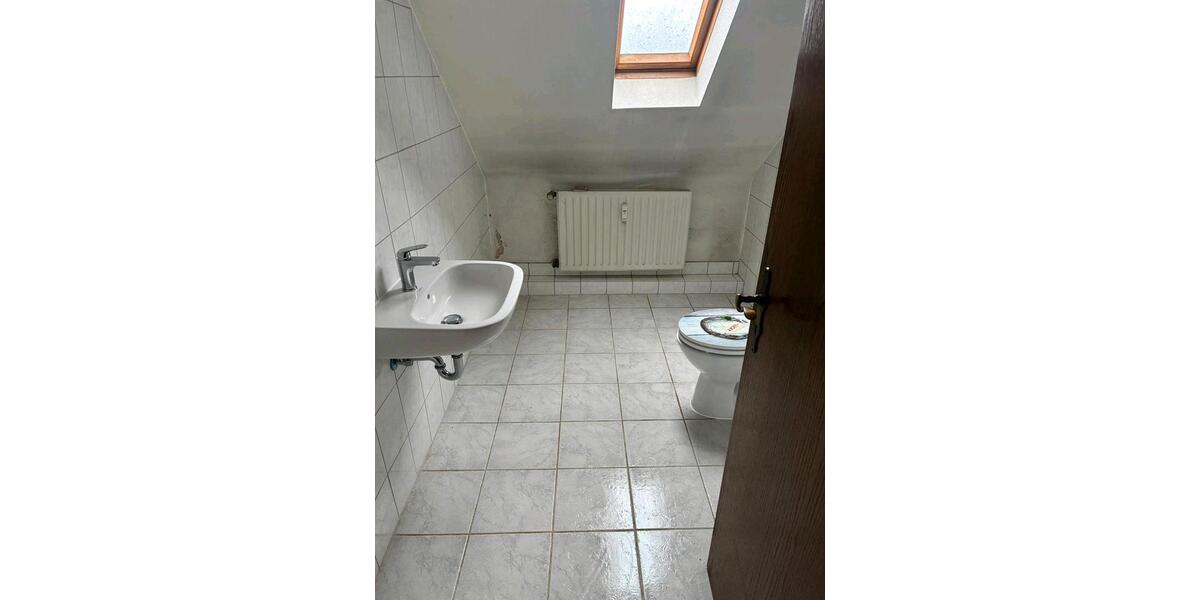 Dachgeschoßwohnung Krefeld - 2.5 Zimmer, 57 m&sup2;, 115.000&euro; | Angebot:26118096