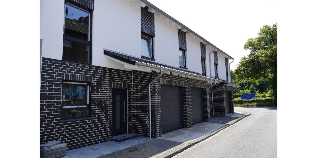 Provisionsfrei* Eckhaus EFH Endhaus mit PV 10,4 KW+Garage 140m zum Rheinufer Energiebedarf 22,4 kWhm2a - Einfamilienhaus Duisburg Essenberg | Angebot:26163676