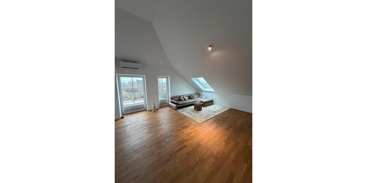 Dachgeschoßwohnung Krefeld Gellep-Stratum - 3.5 Zimmer, 115 m&sup2;, 1.900&euro; | Angebot:25205244