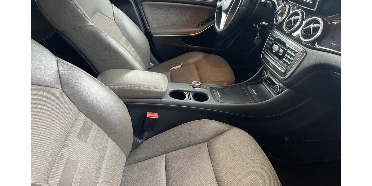 Mercedes-Benz GLA-Klasse 139.000 km 14.999 &euro; Krefeld 47798