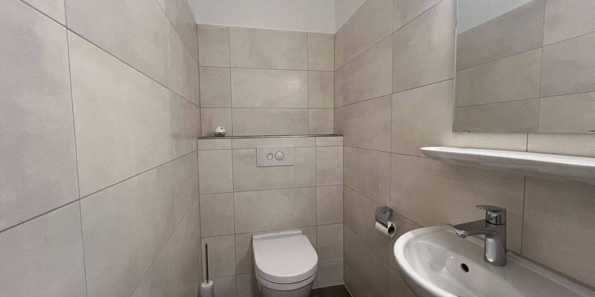 Etagenwohnung Krefeld Bockum - 2 Zimmer, 102 m&sup2;, 269.000&euro; | Angebot:26258186