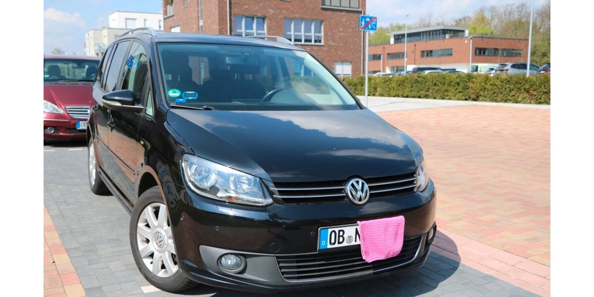 VW Touran 99.800 km 9.900 &euro; Oberhausen 46145