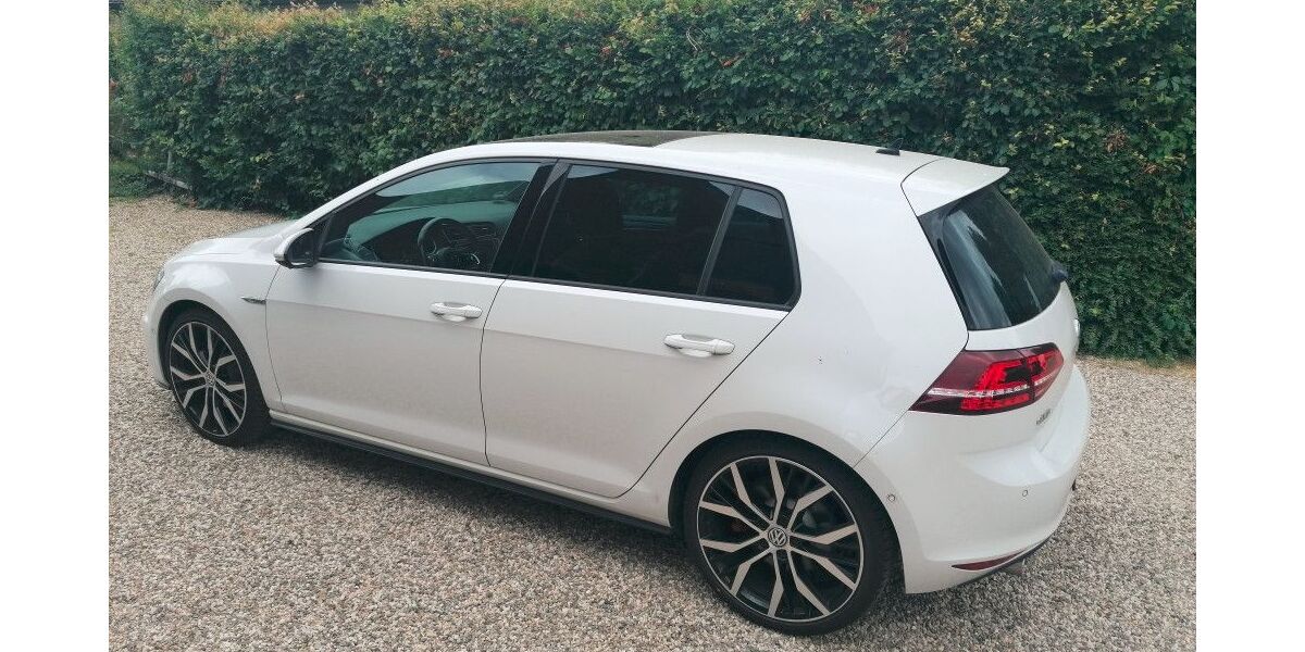 VW Golf 126.200 km 14.375 &euro; Xanten 46509