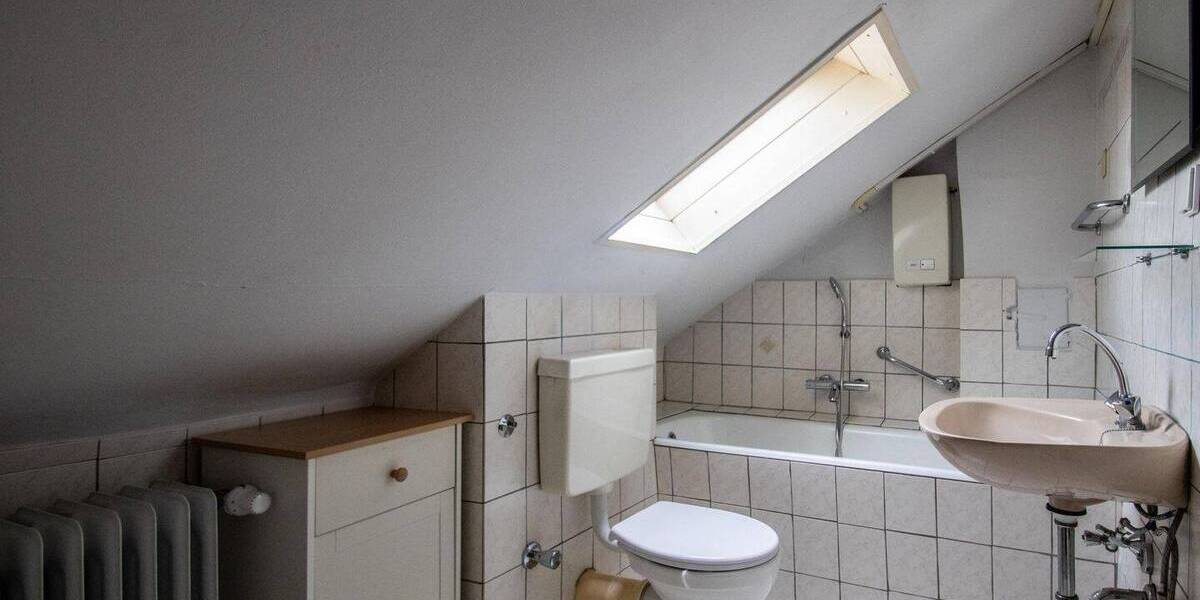 Mehrfamilienhaus, Wohnhaus Voerde - 6 Zimmer, 150 m&sup2;, 349.000&euro; | Angebot:26306989