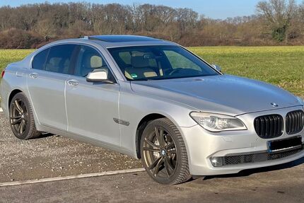 BMW 740 128.000 km 18.900 &euro; Moers 47441