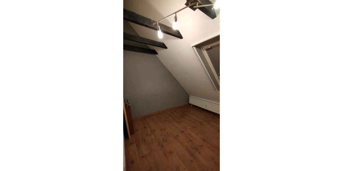 Dachgeschoßwohnung Oberhausen Osterfeld - 3.5 Zimmer, 75 m&sup2;, 165.000&euro; | Angebot:26789604