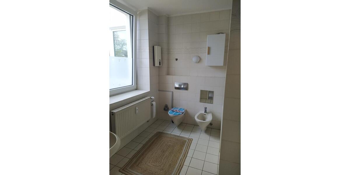Etagenwohnung Krefeld - 3 Zimmer, 112 m&sup2;, 880&euro; | Angebot:26272589