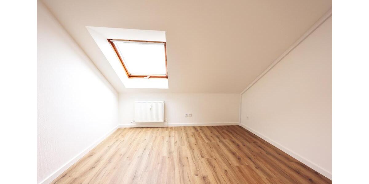 Dachgeschoßwohnung Moers Schwafheim - 2.5 Zimmer, 80 m&sup2;, 214.000&euro; | Angebot:26067794