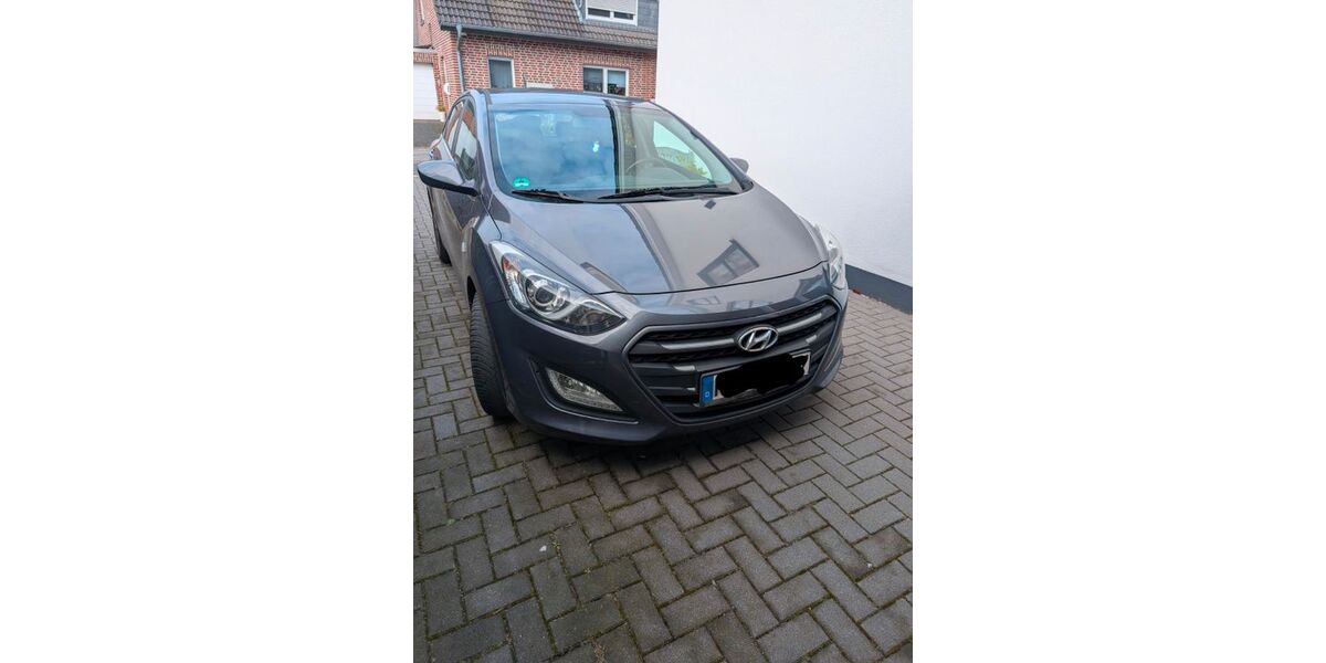 Hyundai i30 220.721 km 5.099 &euro; Krefeld 47829