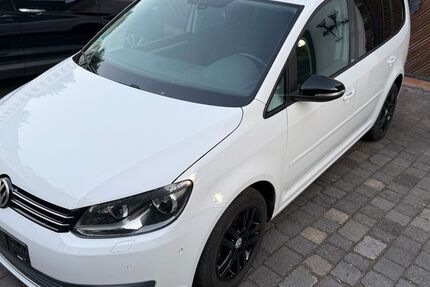 VW Touran 229.221 km 6.850 &euro; Neukirchen-Vluyn 47506