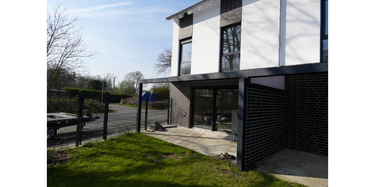 Provisionsfrei* Eckhaus EFH Endhaus mit PV 10,4 KW+Garage 140m zum Rheinufer Energiebedarf 22,4 kWhm2a - Einfamilienhaus Duisburg Essenberg | Angebot:26163676