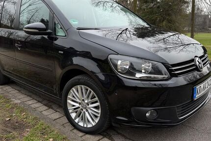 VW Touran 227.888 km 8.790 &euro; Krefeld 47805