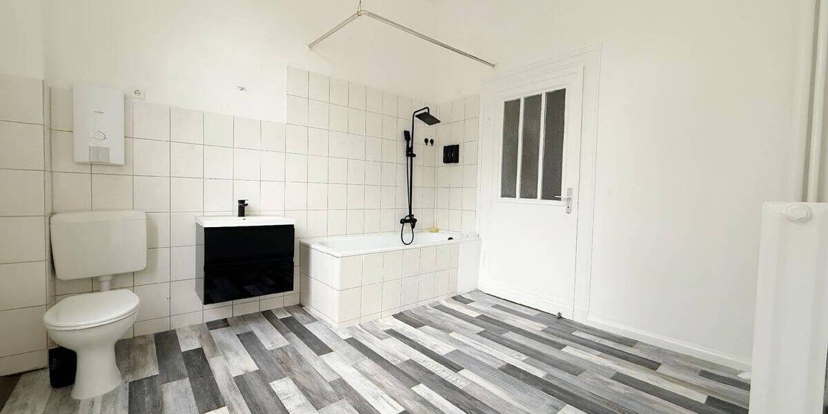 Etagenwohnung Krefeld Stadtmitte - 3 Zimmer, 72 m&sup2;, 620&euro; | Angebot:26154126