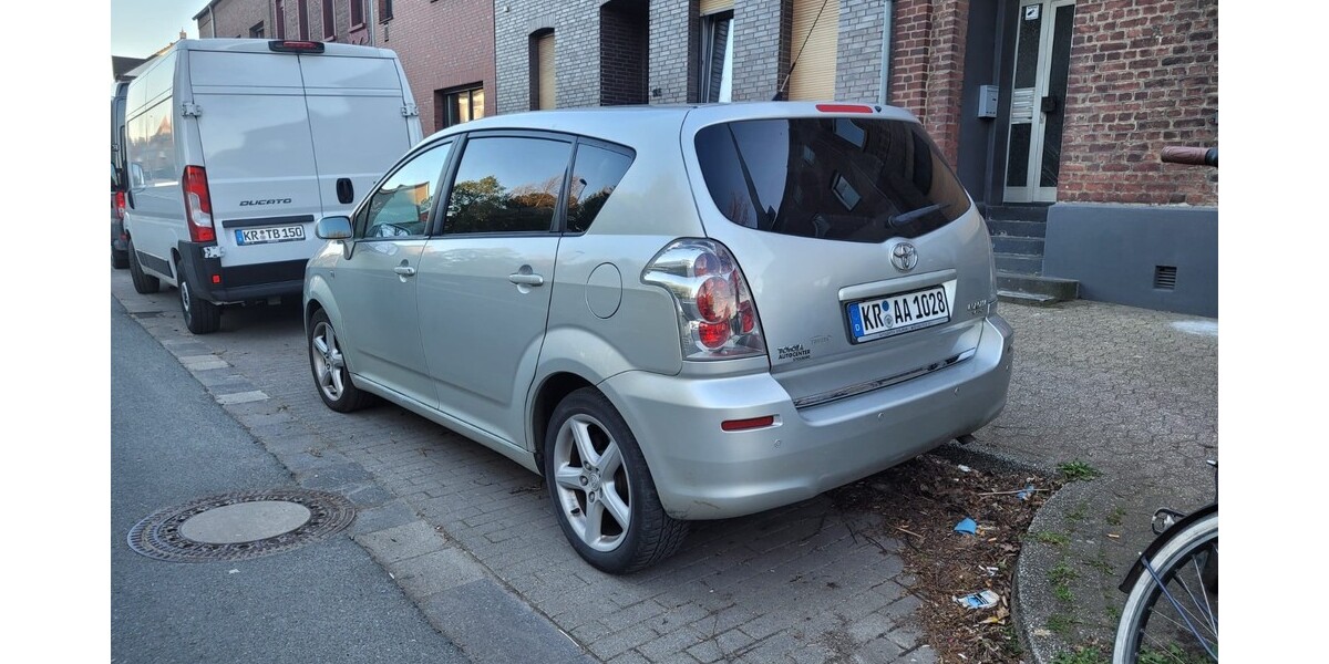 Toyota Corolla Verso 146.000 km 5.500 &euro; Krefeld 47798