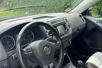 VW Tiguan 99.000 km 8.900 &euro; Duisburg 47169