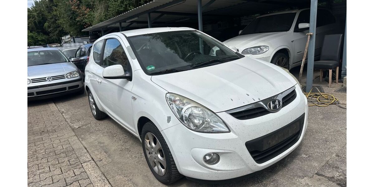 Hyundai i20 213.000 km 999 &euro; Essen 45145