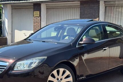 Opel Insignia 128.000 km 7.900 &euro; Duisburg 47179