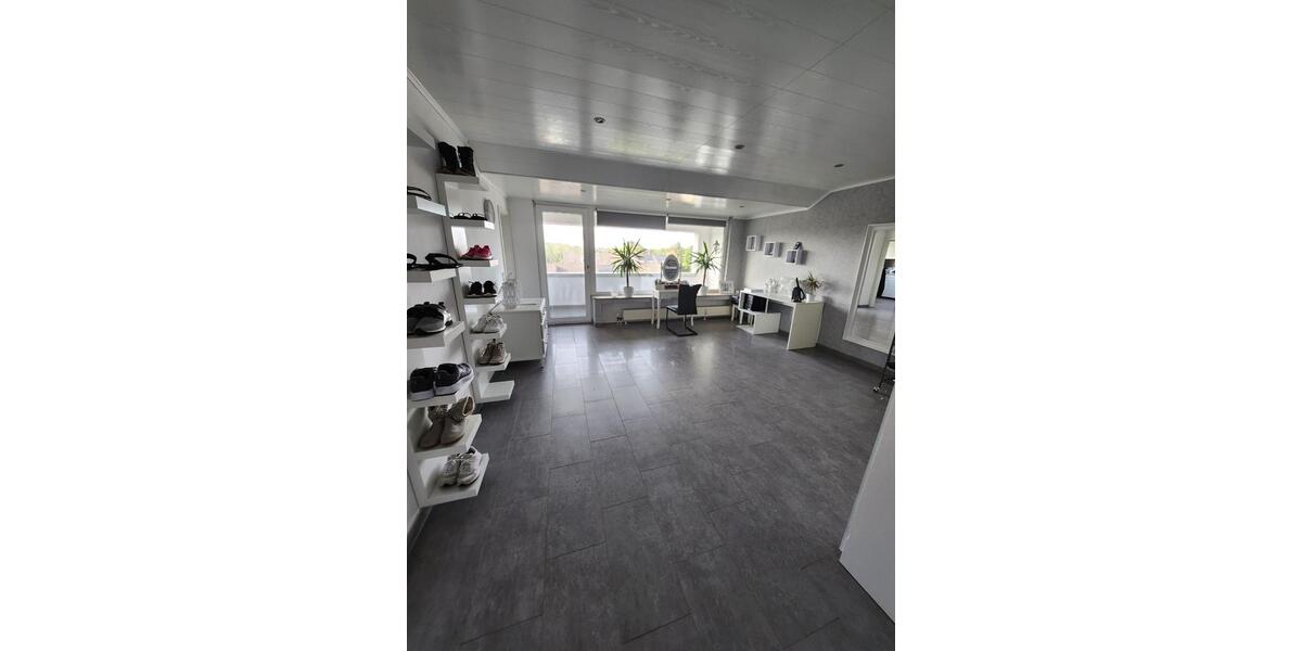 Dachgeschoßwohnung Duisburg Rheinhausen - 3.5 Zimmer, 80 m&sup2;, 190.000&euro; | Angebot:27258760