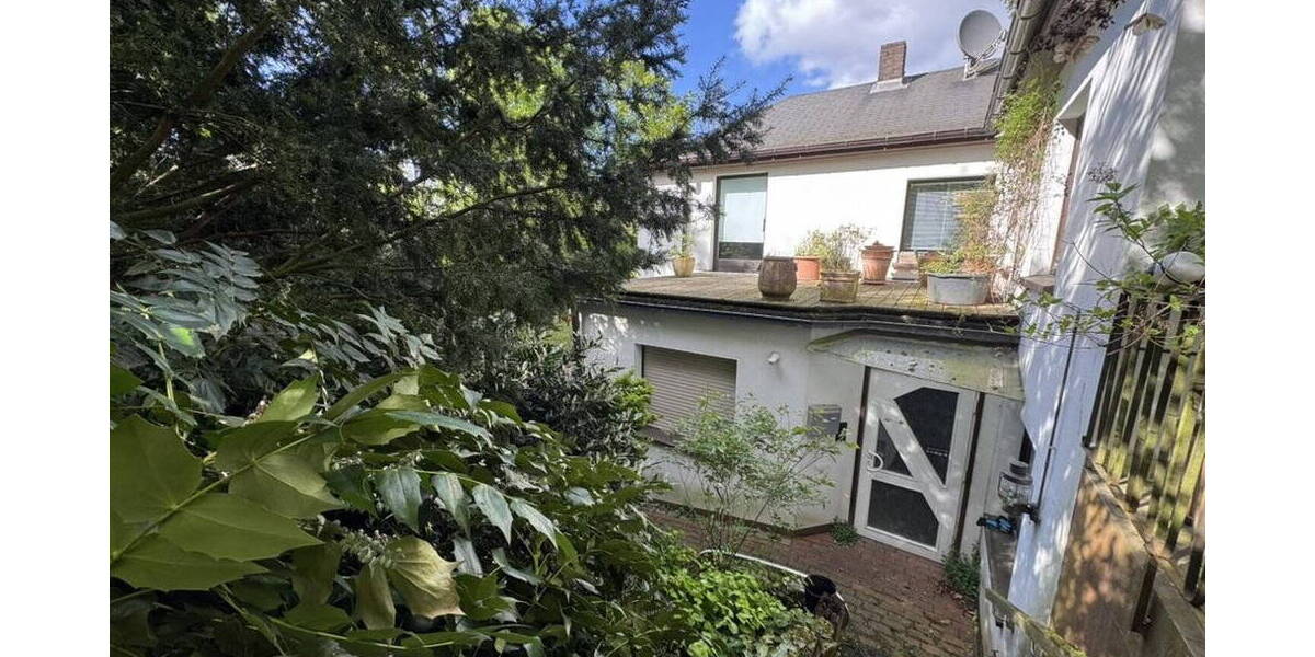 Einfamilienhaus Essen Bergerhausen - 8 Zimmer, 180 m&sup2;, 395.000&euro; | Angebot:26583846