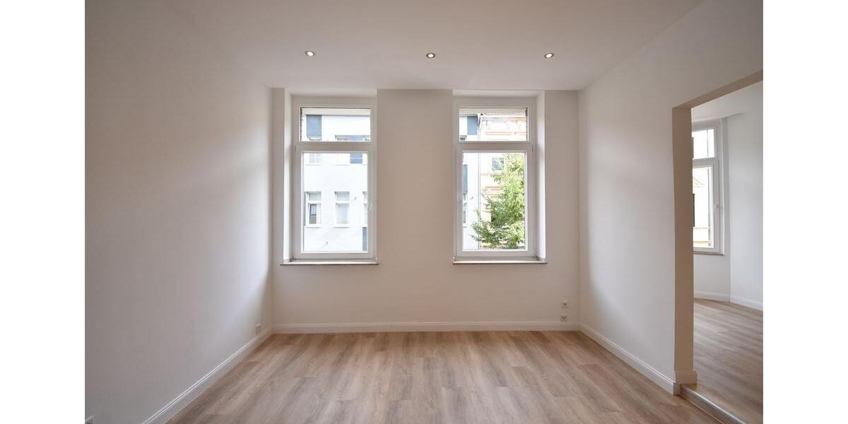 Etagenwohnung Krefeld - 2 Zimmer, 81 m&sup2;, 745&euro; | Angebot:21845411