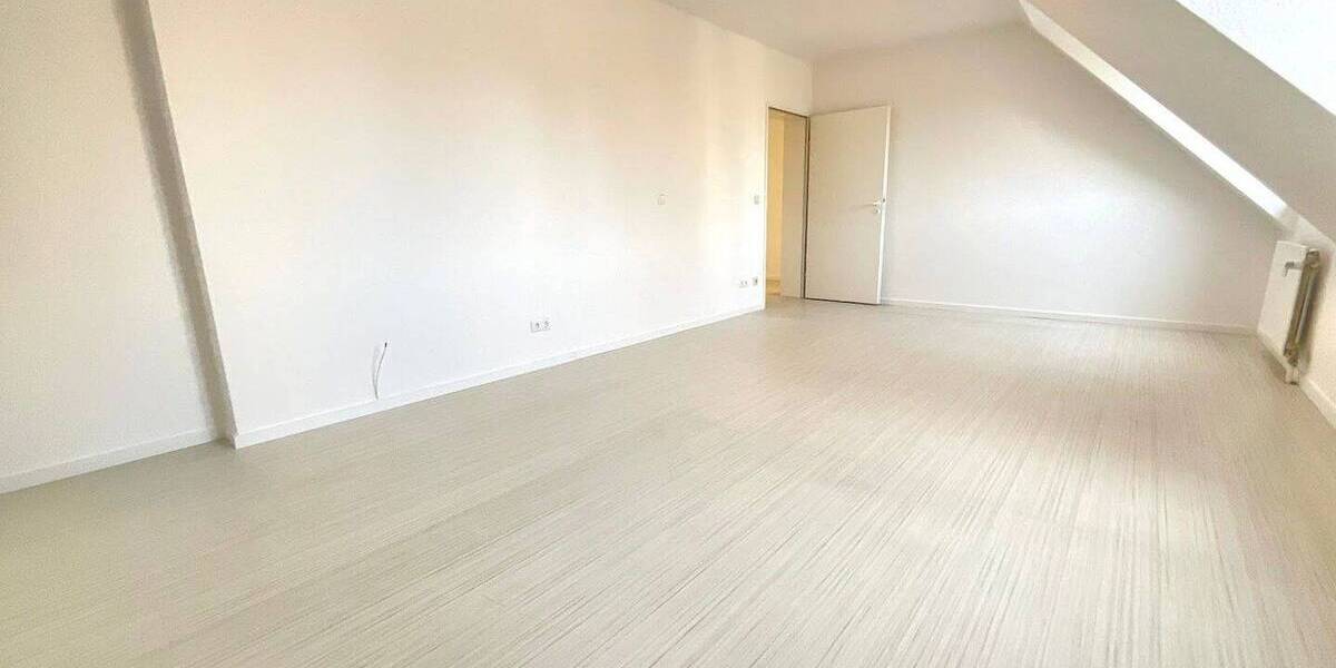 Etagenwohnung Krefeld Stadtmitte - 3 Zimmer, 81 m&sup2;, 609&euro; | Angebot:26779744