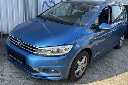 VW Touran 160.211 km 19.950 &euro; Krefeld 47805
