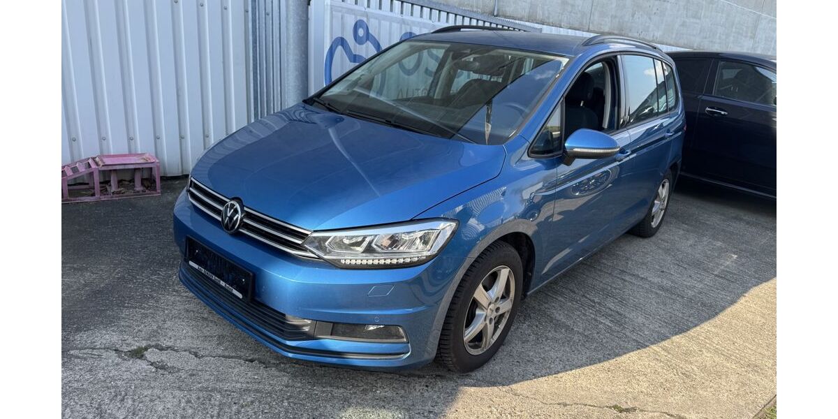 VW Touran 160.211 km 19.950 &euro; Krefeld 47805