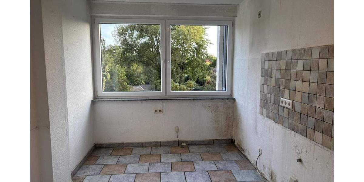 Etagenwohnung Krefeld Inrath/Kliedbruch - 4 Zimmer, 100 m&sup2;, 150.000&euro; | Angebot:25693373
