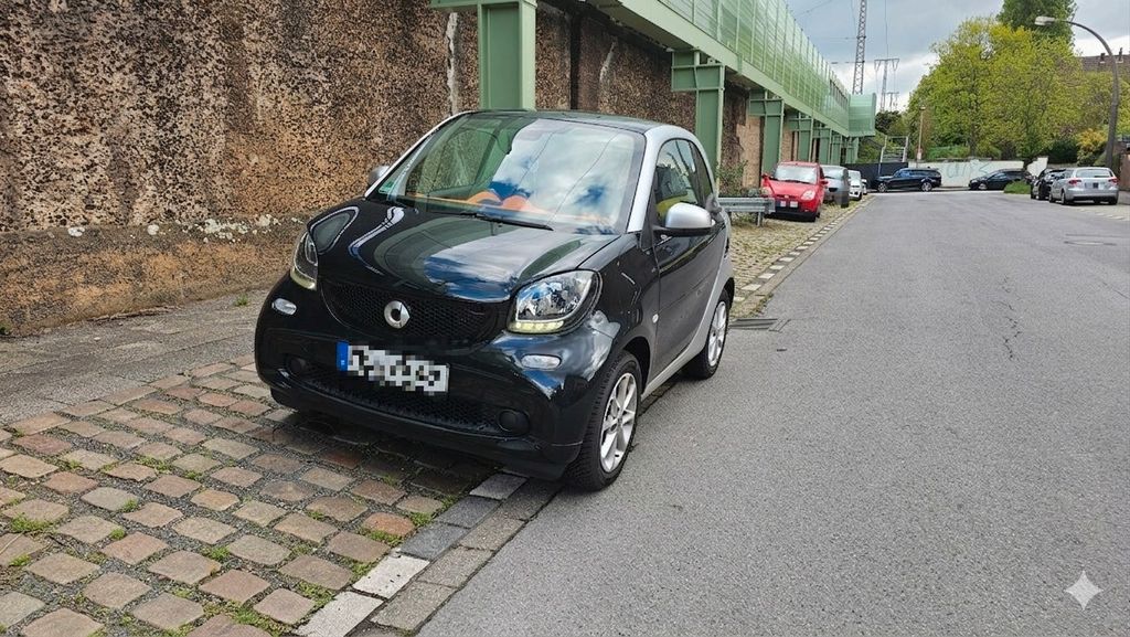 Smart ForTwo 102.800 km 8.450 &euro; Duisburg 47058