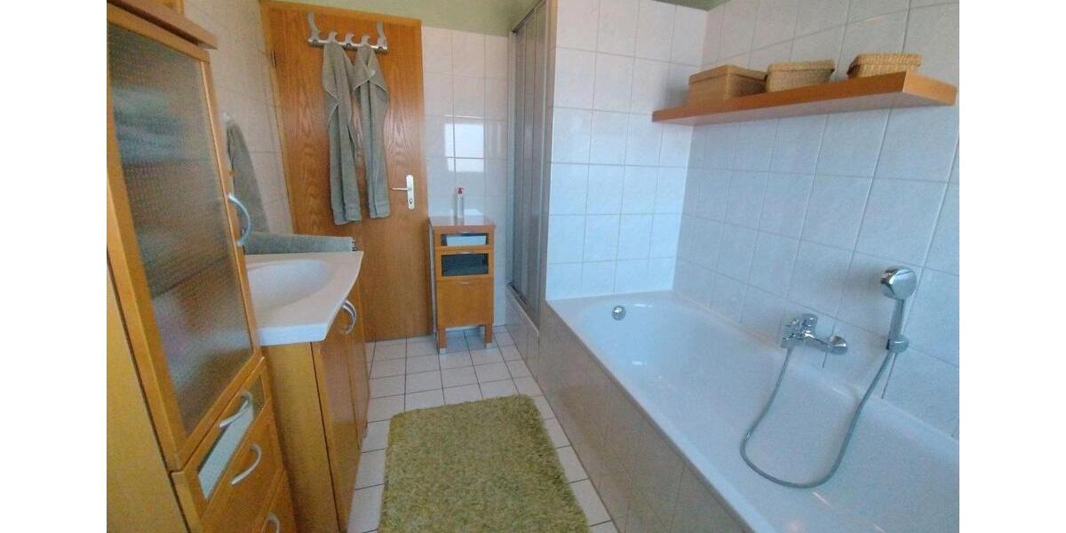 Dachgeschoßwohnung Oberhausen Osterfeld - 3.5 Zimmer, 75 m&sup2;, 165.000&euro; | Angebot:26789604