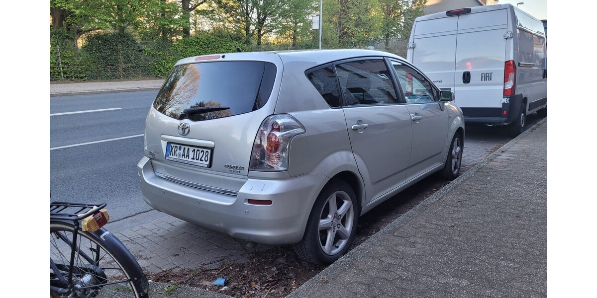 Toyota Corolla Verso 146.000 km 5.500 &euro; Krefeld 47798
