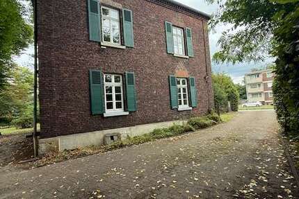 Haus Duisburg Hamborn - 5 Zimmer, 275 m&sup2;, 3.000&euro; | Angebot:24083623