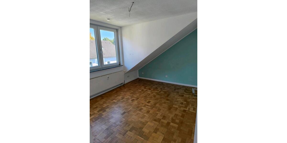 Dachgeschoßwohnung Gelsenkirchen Gelsenkirchen-Nord - 3 Zimmer, 110 m&sup2;, 125.000&euro; | Angebot:26165905