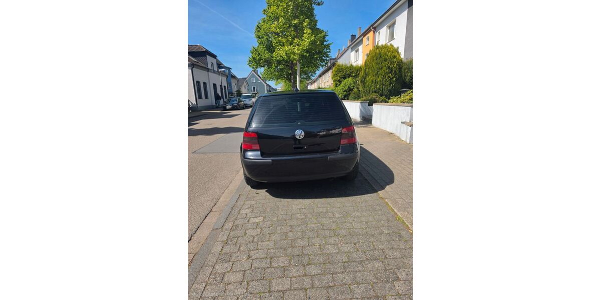 VW Golf 264.000 km 1.100 &euro; Essen 45359